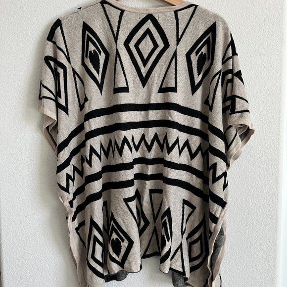 Geometric Knit Cardigan - Picture 3 of 6